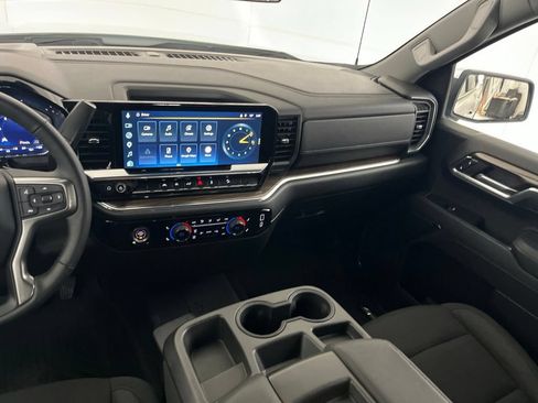 Used 2023 Chevrolet Silverado 1500 LT AWD/4WD image 32
