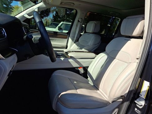 Used 2022 Jeep Grand Wagoneer Series I w/ HD Trailer Tow Package image 24