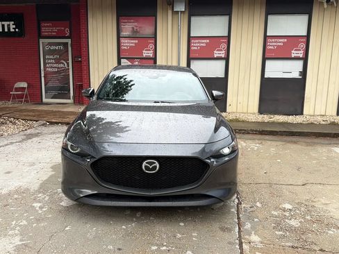 Used 2019 MAZDA MAZDA3 Hatchback w/ Premium Package FWD image 12