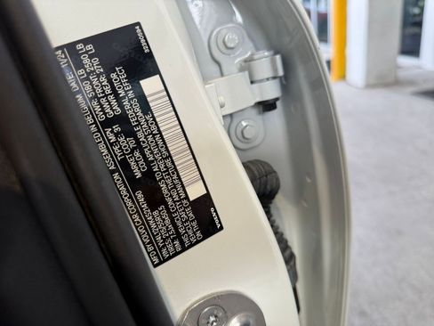 Used 2025 Volvo V60 B5 Cross Country Plus image 29