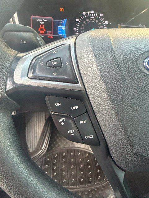 Used 2017 Ford Fusion SE w/ Fusion SE Technology Package FWD image 17
