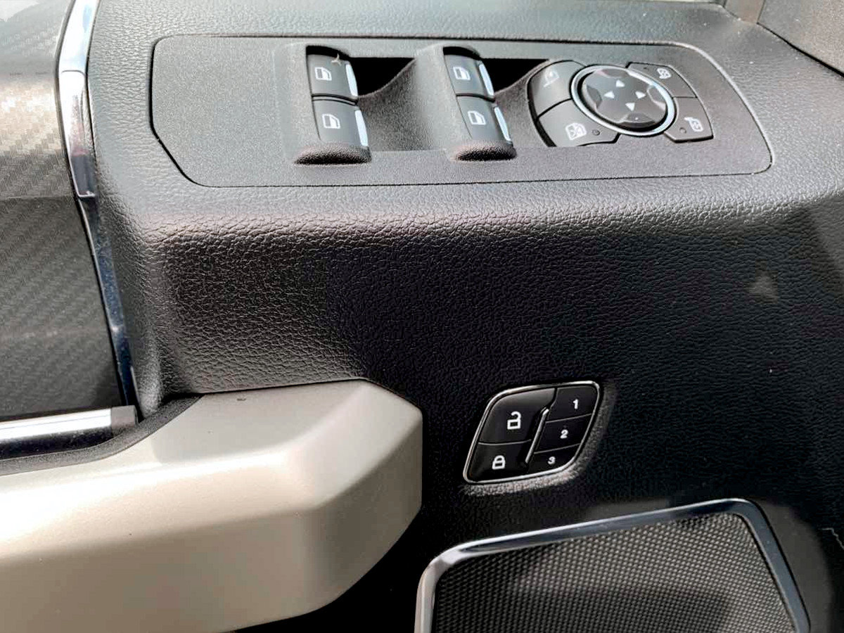 Used 2019 Ford F150 Lariat w/ Equipment Group 502A Luxury AWD/4WD image 16