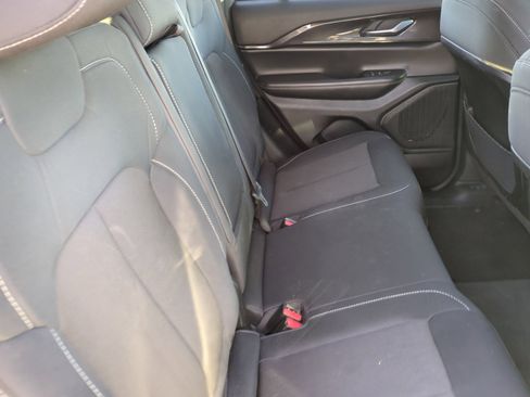 Certified 2023 Jeep Grand Cherokee Laredo image 18