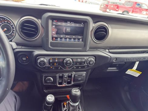 Used 2021 Jeep Wrangler Unlimited Sport image 15