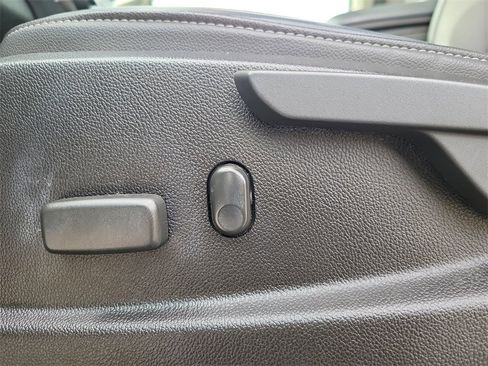 Used 2021 Chevrolet Colorado Z71 image 18