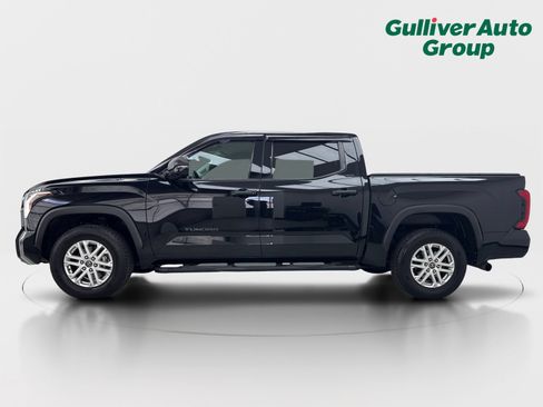 Used 2022 Toyota Tundra SR5 w/ Convenience Package RWD image 3