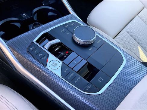 Used 2026 BMW 330i Sedan w/ M Sport Package image 7