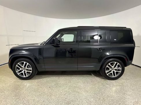 Used 2020 Land Rover Defender 110 HSE AWD/4WD image 2