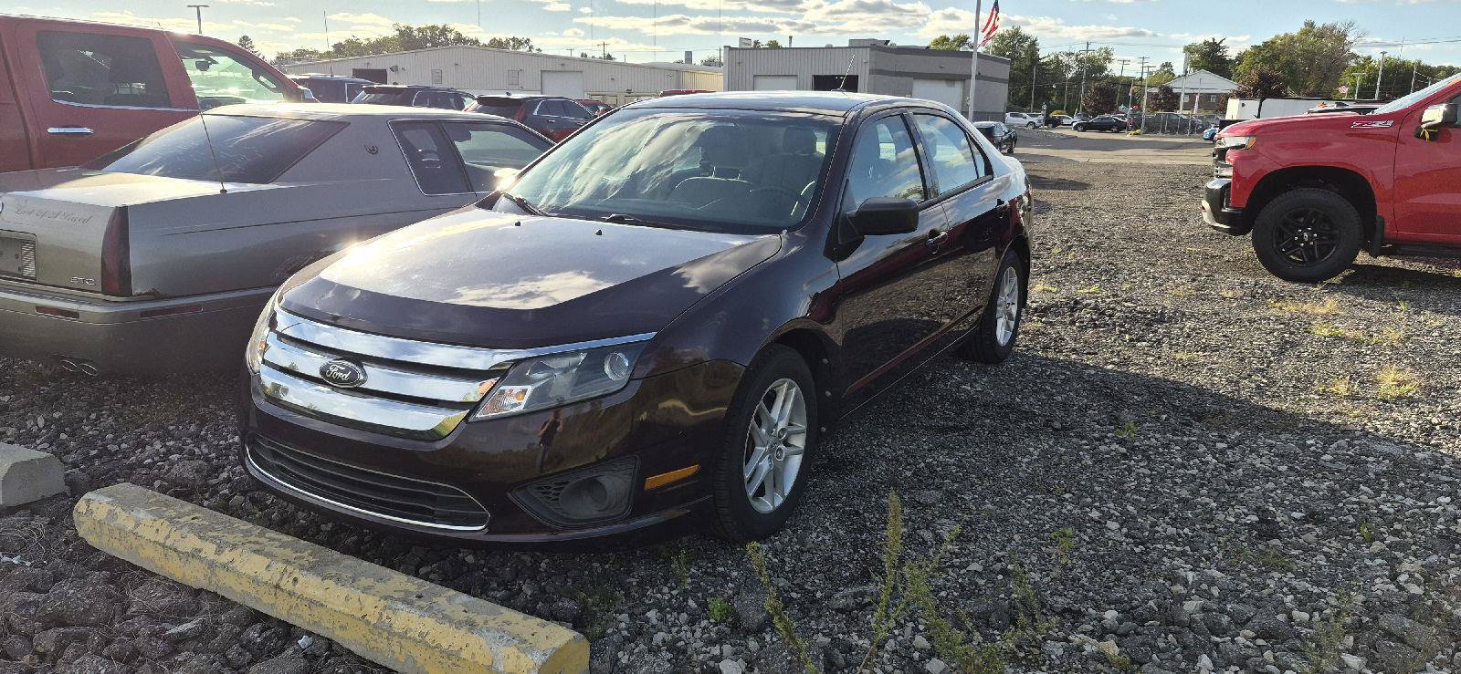 Used 2012 Ford Fusion S FWD image 1