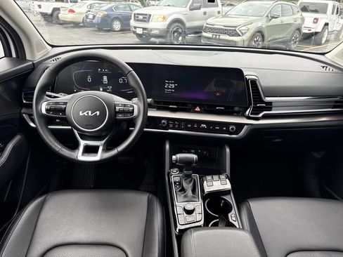 Used 2025 Kia Sportage EX FWD image 13