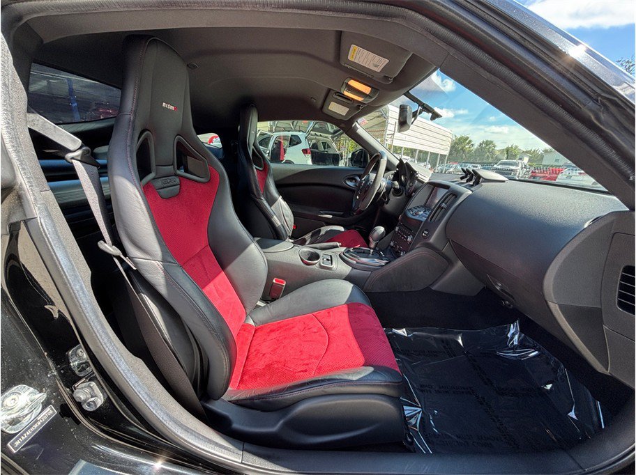 Used 2019 Nissan 370Z NISMO RWD image 32