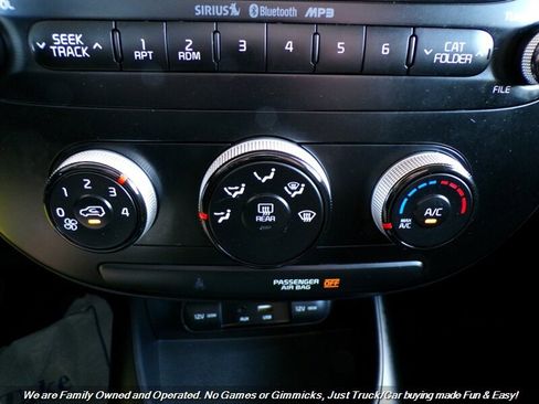 Used 2015 Kia Soul FWD image 35
