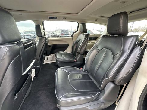 Used 2018 Chrysler Pacifica Limited w/ Advanced Safetytec Group image 23