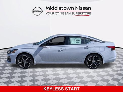 New 2025 Nissan Altima 2.5 SR w/ SR Premium Package FWD image 7