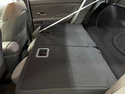 Used 2025 Hyundai Elantra SEL image 31