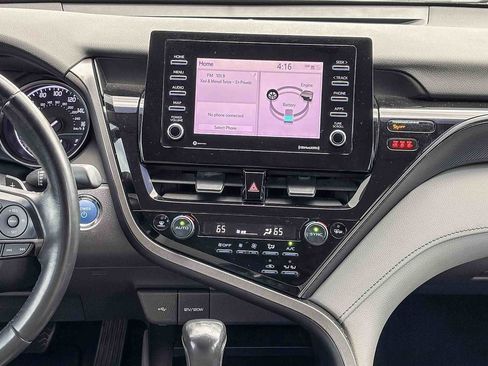 Used 2022 Toyota Camry SE image 12