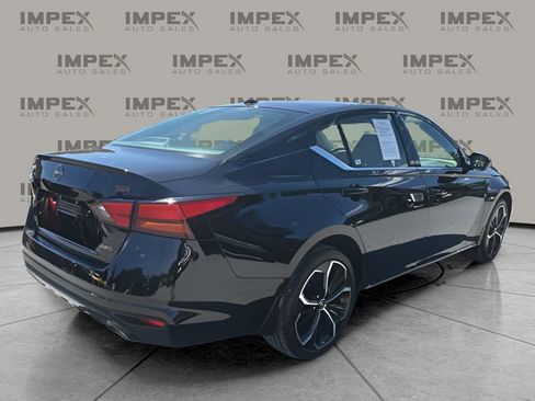 Used 2024 Nissan Altima 2.5 SR AWD/4WD image 5