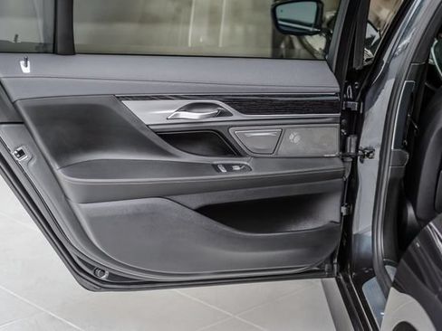 Used 2019 BMW 740i w/ M Sport Package RWD image 56