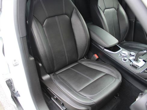 Used 2022 Alfa Romeo Stelvio Sprint image 32