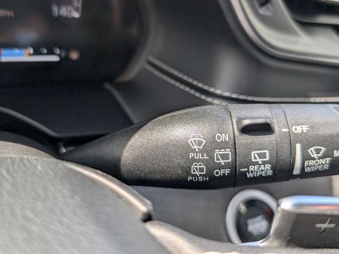 Used 2024 Jeep Grand Cherokee Limited image 57