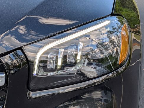 Used 2022 Mercedes-Benz GLS 450 4MATIC w/ AMG Line Exterior image 6