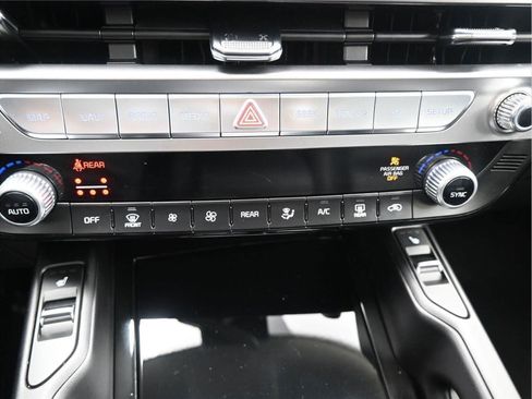 Used 2024 Kia Telluride S w/ S Sunroof Package image 14