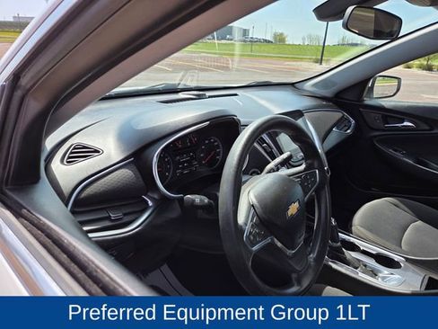 Used 2019 Chevrolet Malibu LT FWD image 14