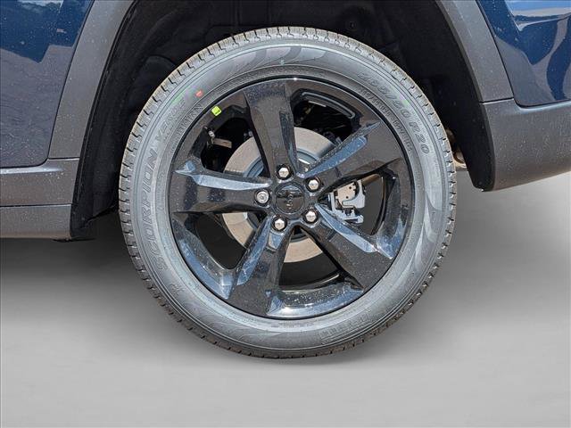 New 2026 Jeep Grand Cherokee Limited w/ Limited Altitude Package AWD/4WD image 10