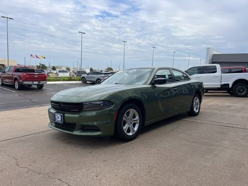 Used 2023 Dodge Charger SXT image 4