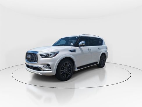 Used 2023 INFINITI QX80 Sensory w/ Cargo Package RWD image 4