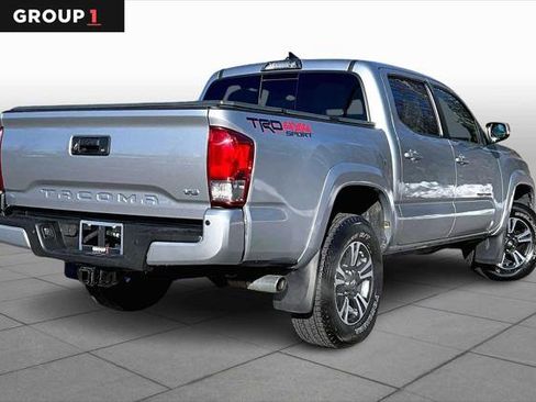 Certified 2017 Toyota Tacoma TRD Sport image 12