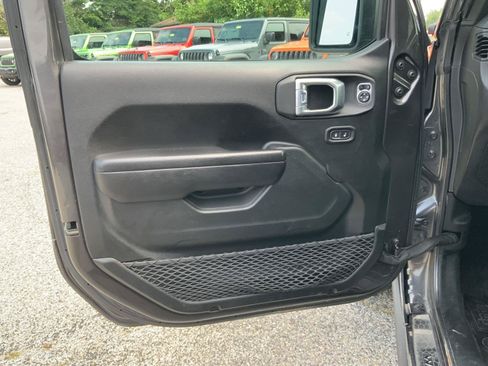 Used 2021 Jeep Wrangler Unlimited Sport AWD/4WD image 16