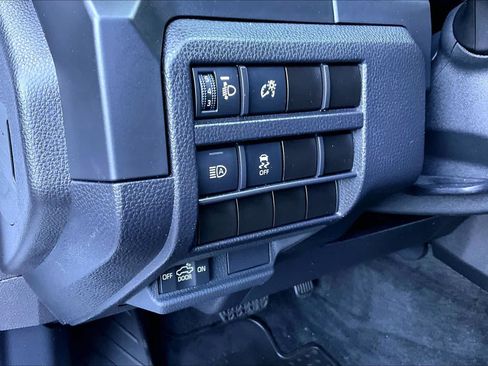 Certified 2025 Toyota Tacoma SR AWD/4WD image 32