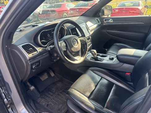 Used 2019 Jeep Grand Cherokee Limited w/ Luxury Group II AWD/4WD image 9