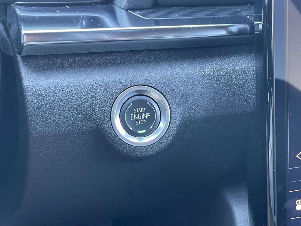Used 2025 GMC Terrain Elevation AWD/4WD image 21