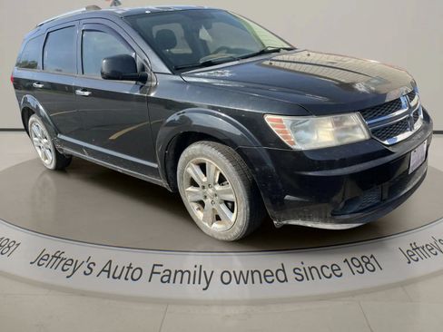Used 2011 Dodge Journey Lux w/ Navigation Convenience Group FWD image 7