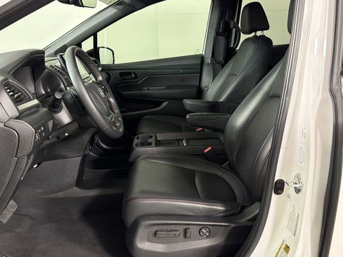 Used 2024 Honda Odyssey Sport image 5