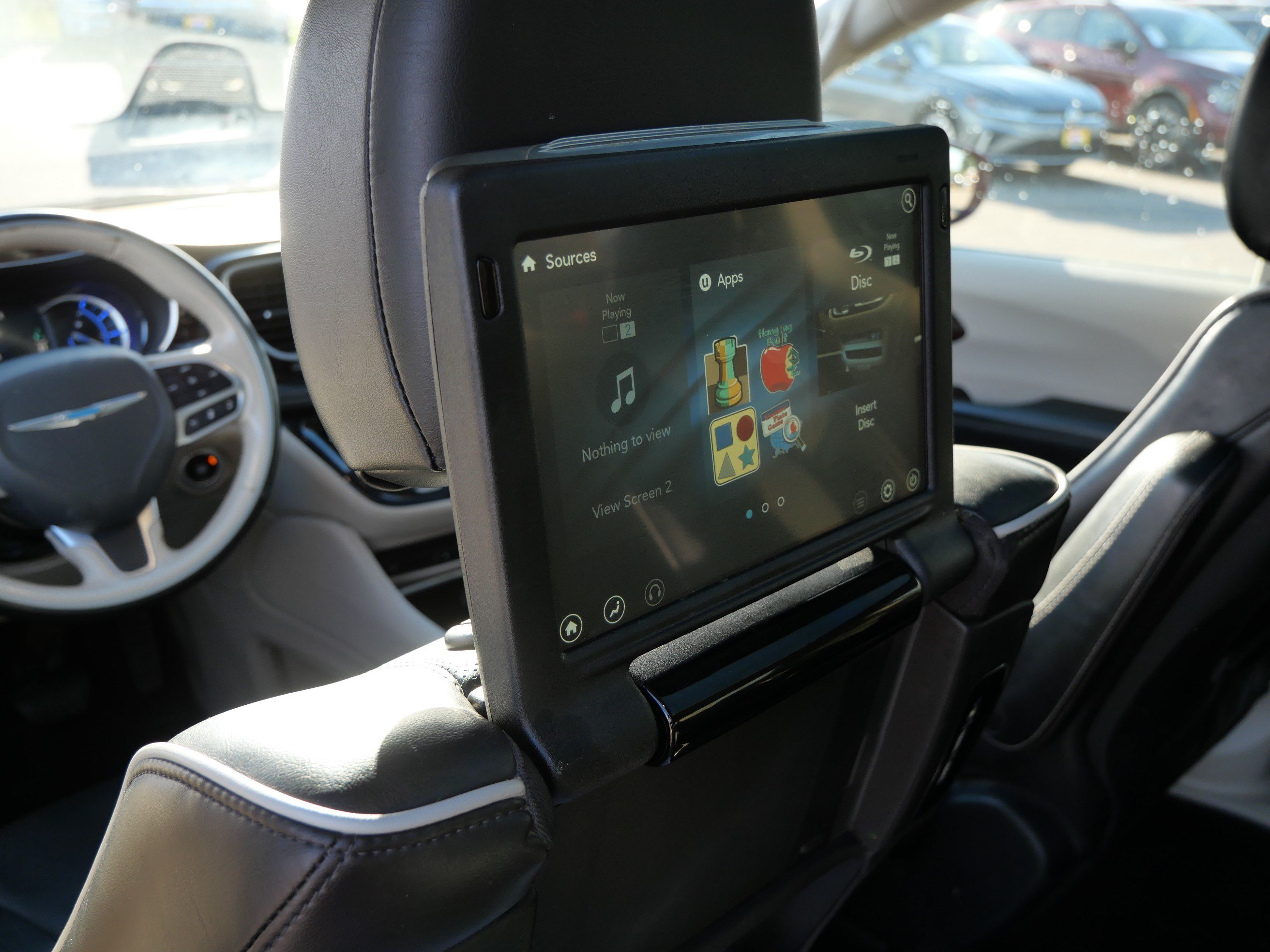 Used 2021 Chrysler Pacifica Limited w/ Uconnect Theater Family Group FWD image 60