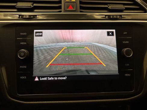 Used 2024 Volkswagen Tiguan SE R-Line image 19