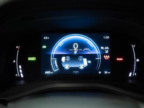 Used 2025 Toyota Camry SE image 18