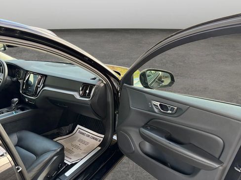 Used 2020 Volvo S60 T5 Momentum w/ Protection Package Premier image 17