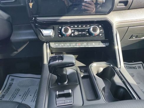 Used 2024 GMC Sierra 1500 AT4 w/ Technology Package image 11