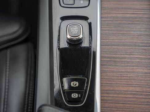 Certified 2023 Volvo XC60 B5 Ultimate w/ Climate Package image 26