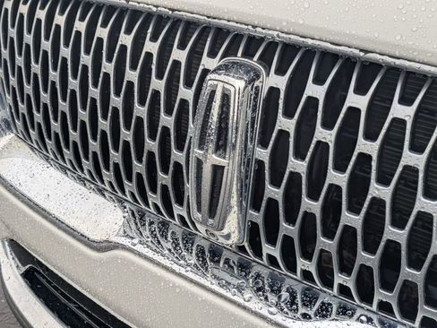 Used 2023 Lincoln Nautilus Reserve w/ Equipment Group 201A image 13