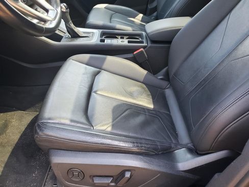 Used 2020 Audi Q3 2.0T Premium AWD/4WD image 13