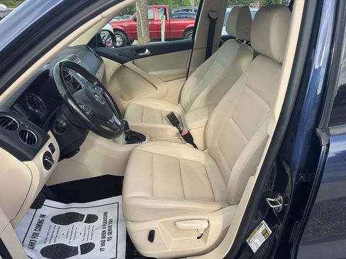 Used 2016 Volkswagen Tiguan S image 13