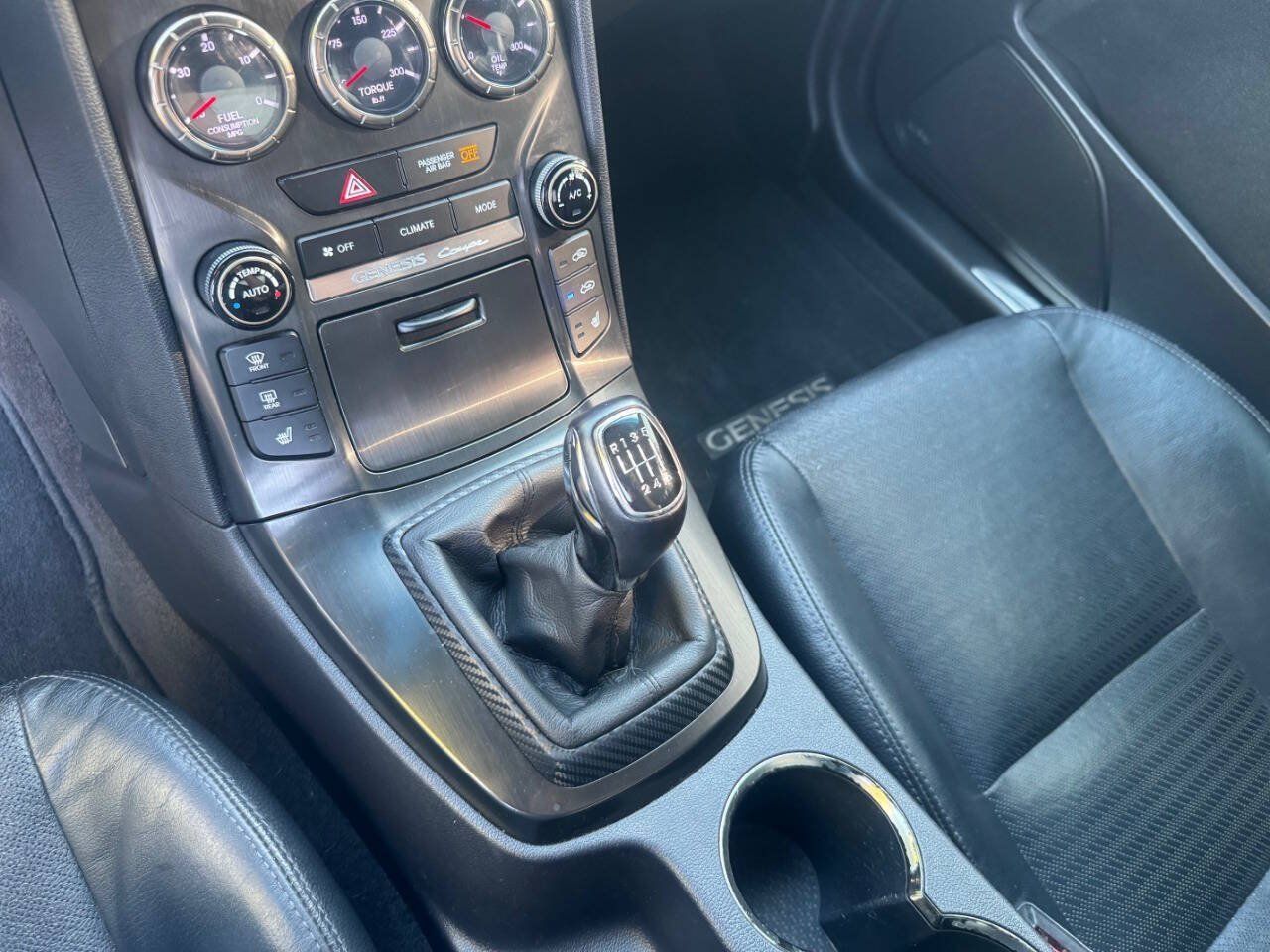 Used 2013 Hyundai Genesis 3.8 RWD image 16