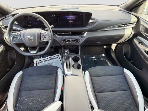 Used 2025 Buick Envista Preferred w/ Convenience I Package image 15