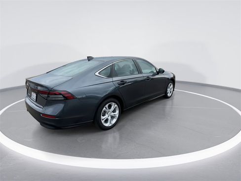 Used 2025 Honda Accord LX image 14