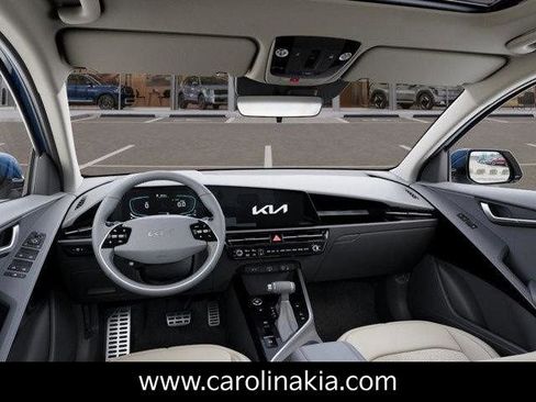 New 2025 Kia Niro EX Touring image 14